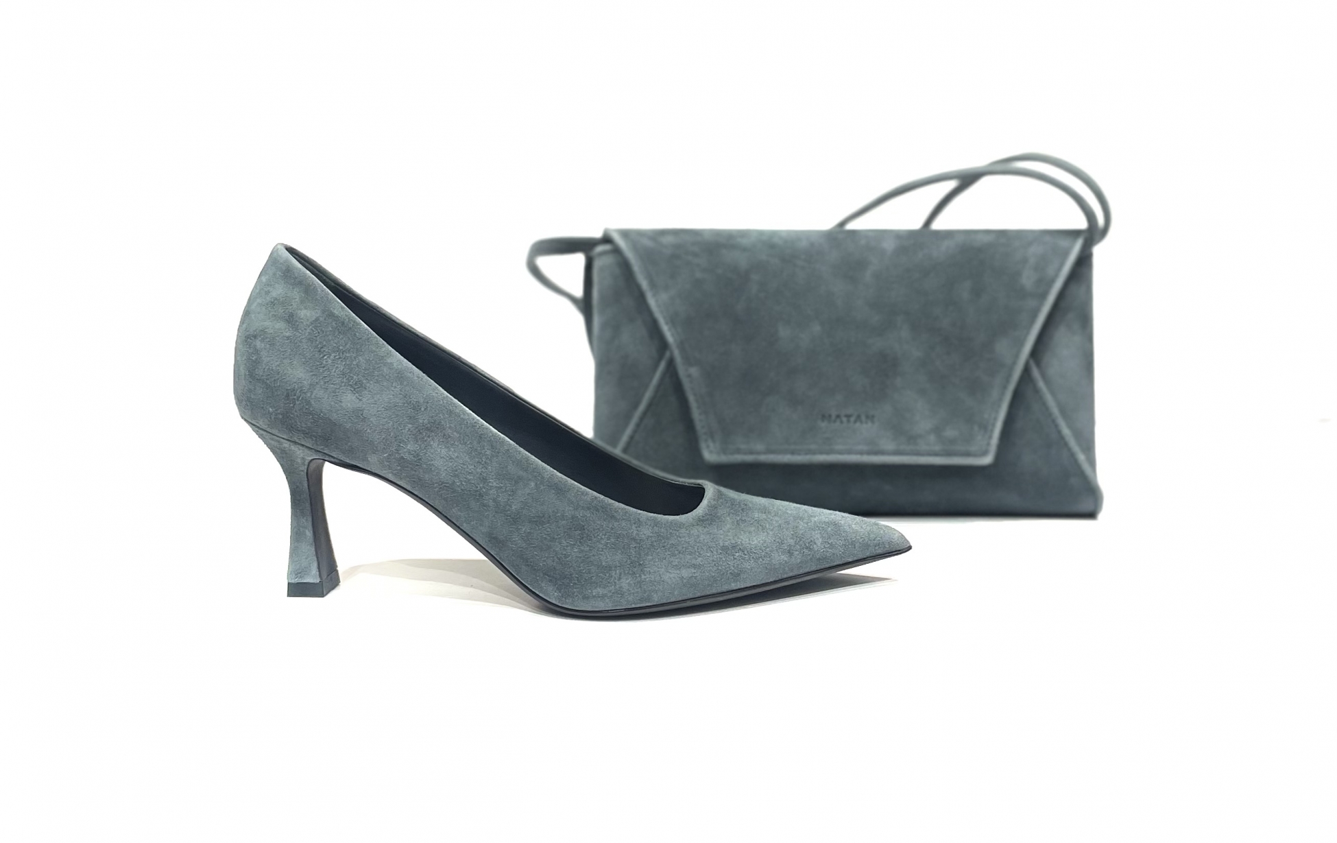 Pumps, sling backs & clutches